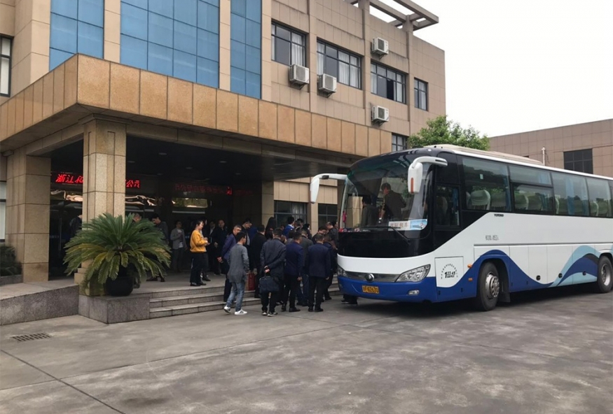 嘉興市政(zheng)府領導來我(wǒ)司視察工作(zuò)